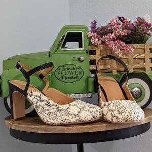 NIB Bill Blass snake print slingback